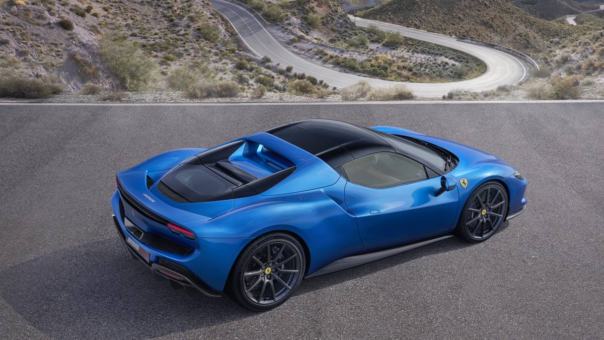 法拉利首部V6雙動能開篷跑車