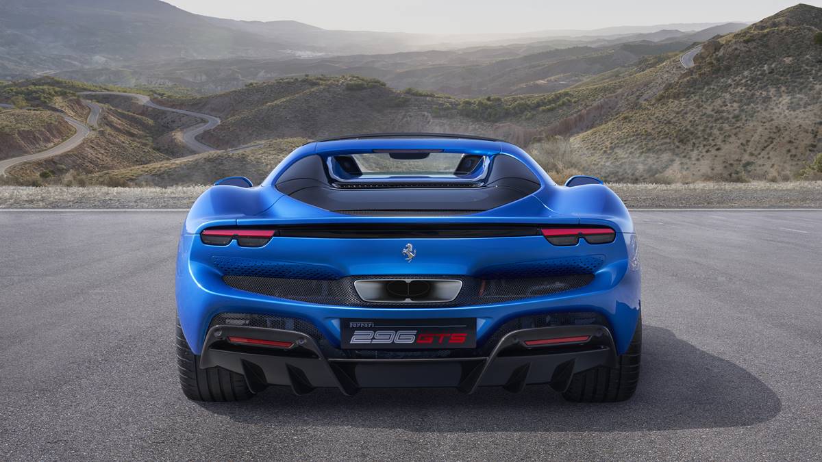 法拉利首部V6雙動能開篷跑車