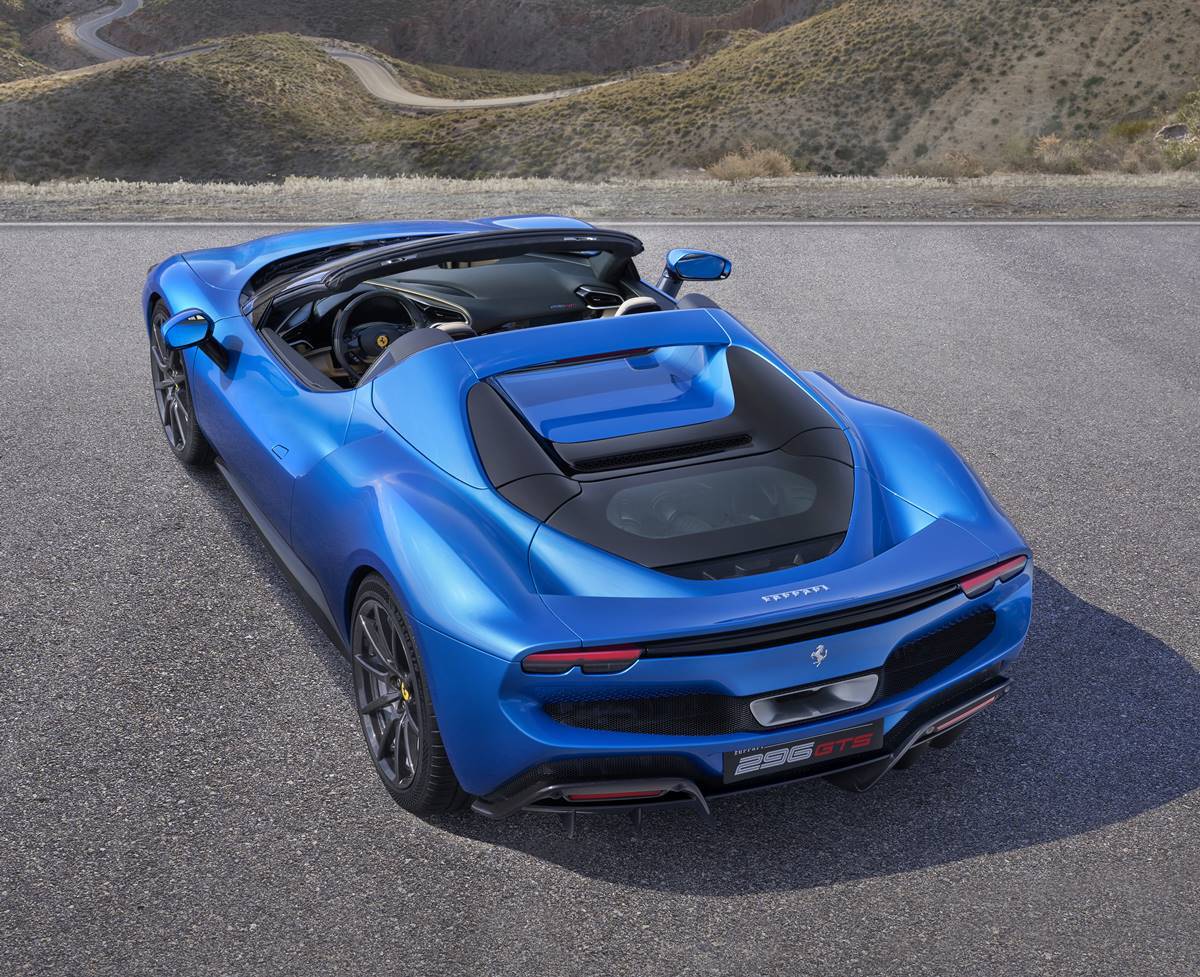 法拉利首部V6雙動能開篷跑車