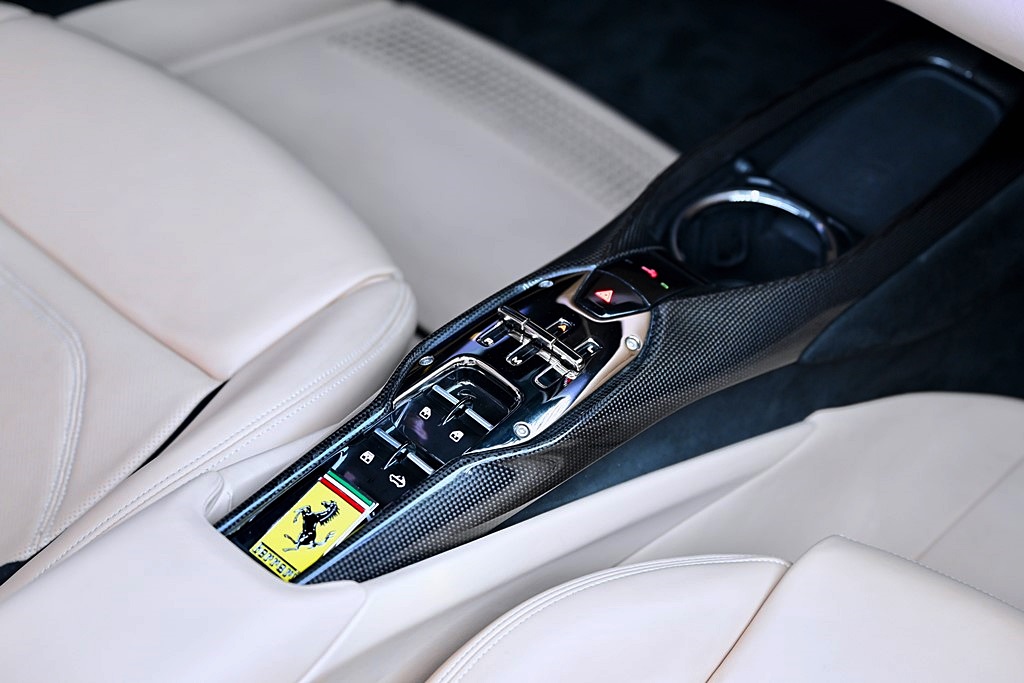 法拉利296 GTS在香港推出