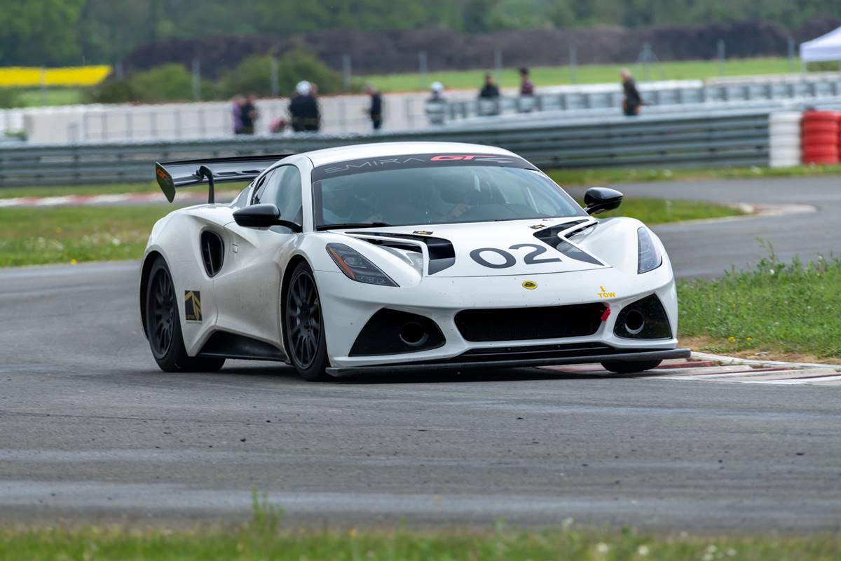 為賽道而生 Lotus Emira GT4