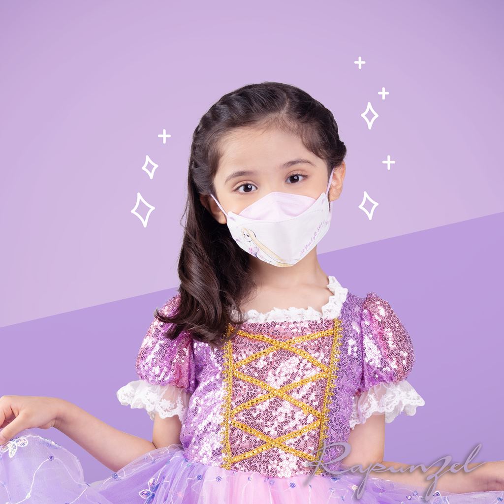 用口罩打破沉悶的日常