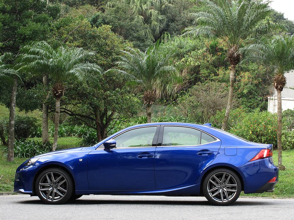 真個性 Lexus IS200t F Sport