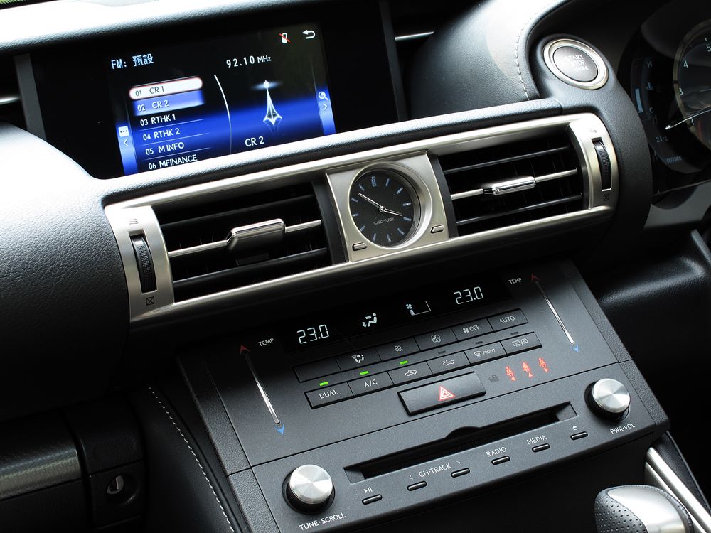 真個性 Lexus IS200t F Sport