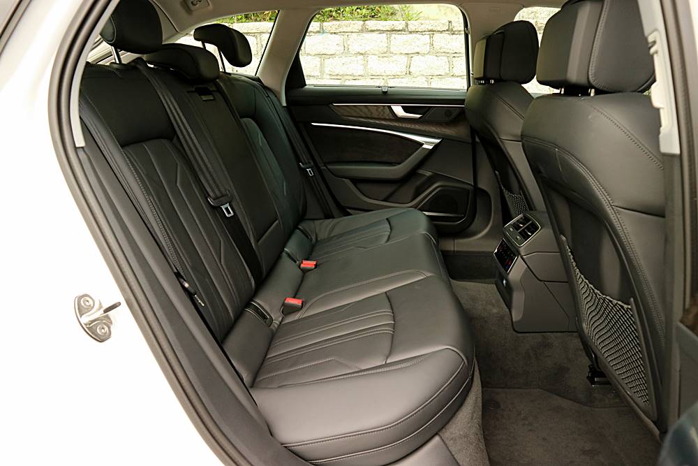 神態自若 Audi A6 Avant 45 TFSI quattro