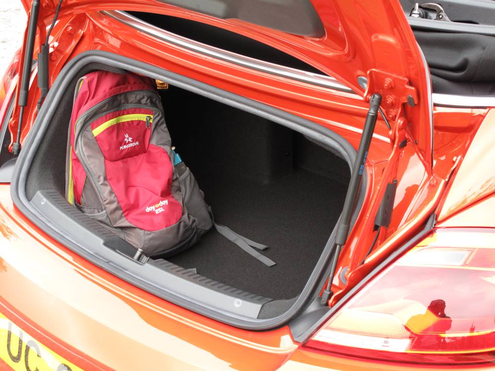 笑住揸 Volkswagen Beetle Cabriolet 1.4 TSI