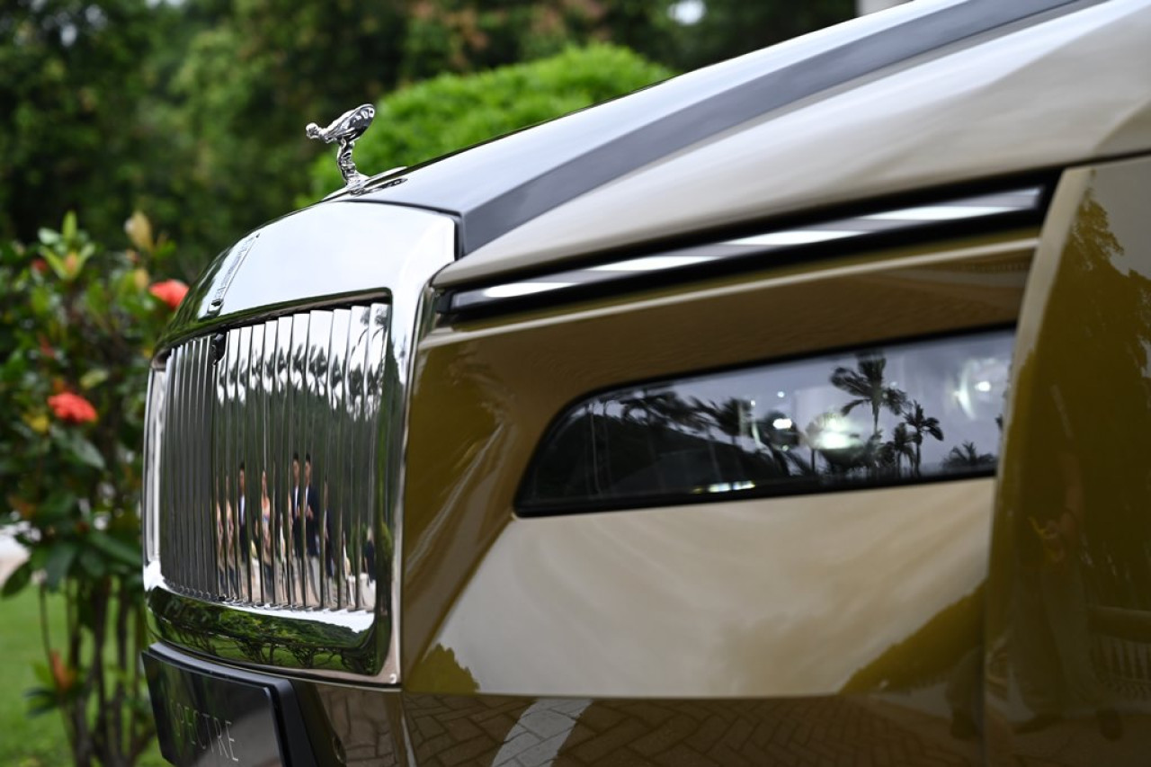 純電勞斯萊斯轎跑車 Rolls-Royce Spectre