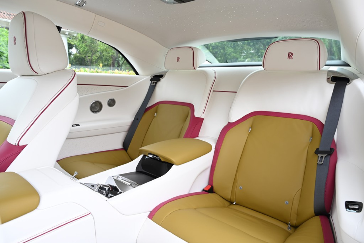 純電勞斯萊斯轎跑車 Rolls-Royce Spectre