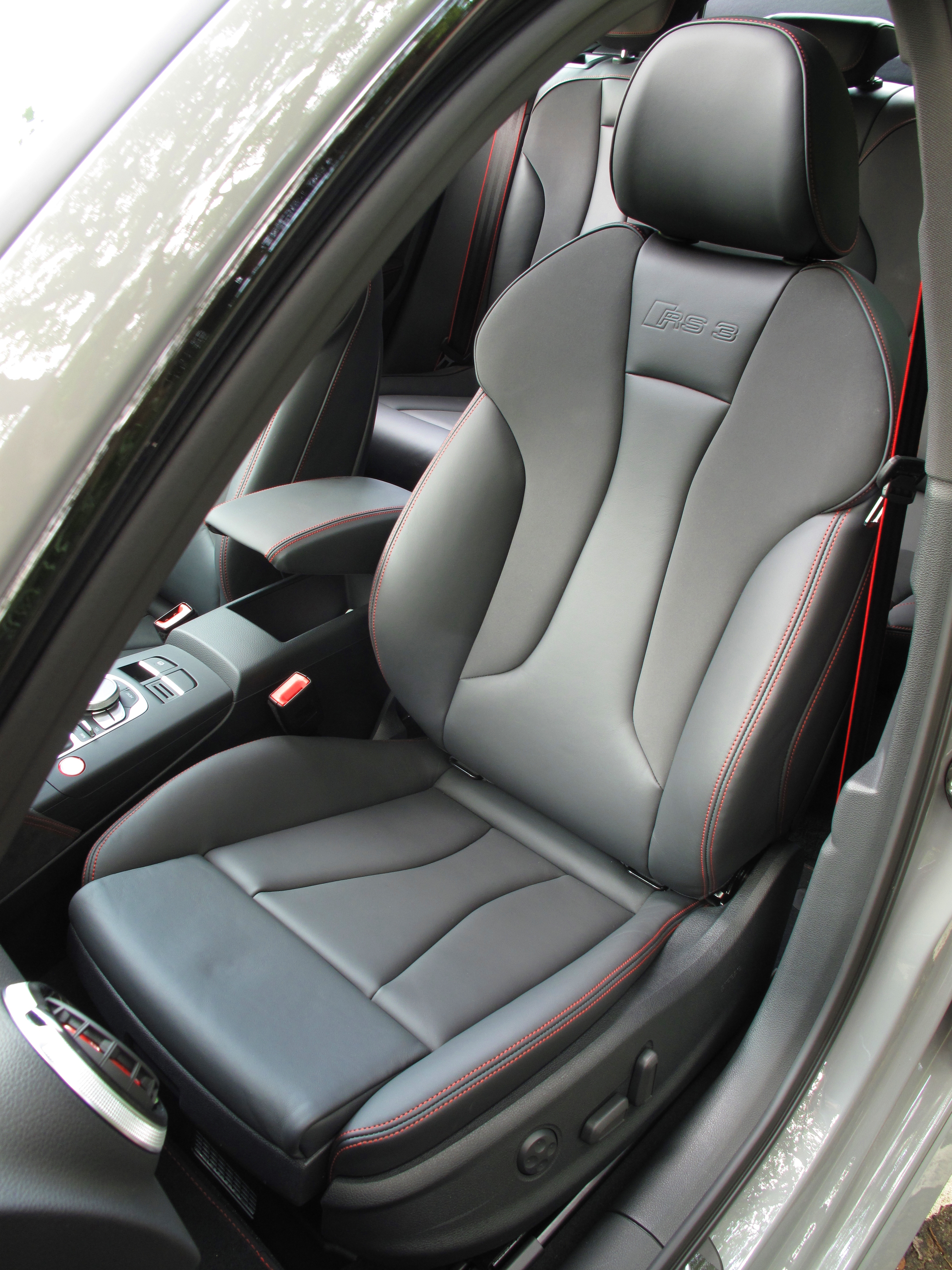 羊皮狼心 Audi RS3 Sportback