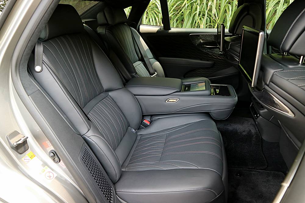 舒服到一個點 Lexus LS500h Premium