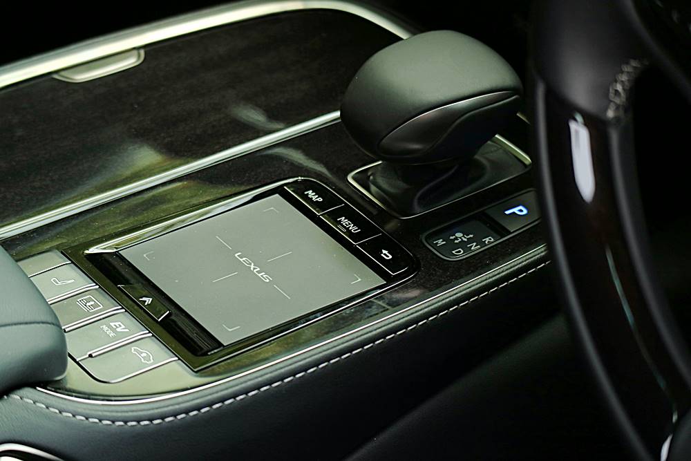 舒服到一個點 Lexus LS500h Premium