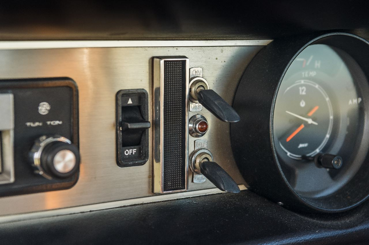 萬事得之光芒 - Mazda Luce