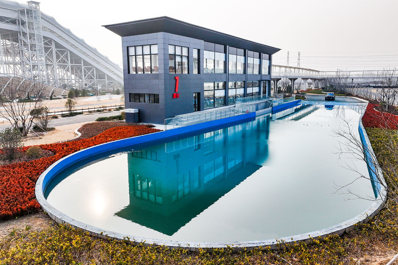 落場體驗比亞迪U9賽道奔馳