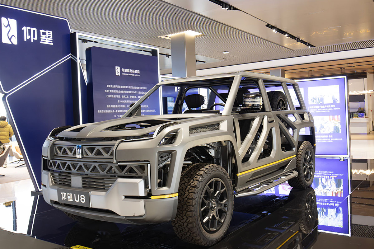 落場體驗比亞迪U9賽道奔馳