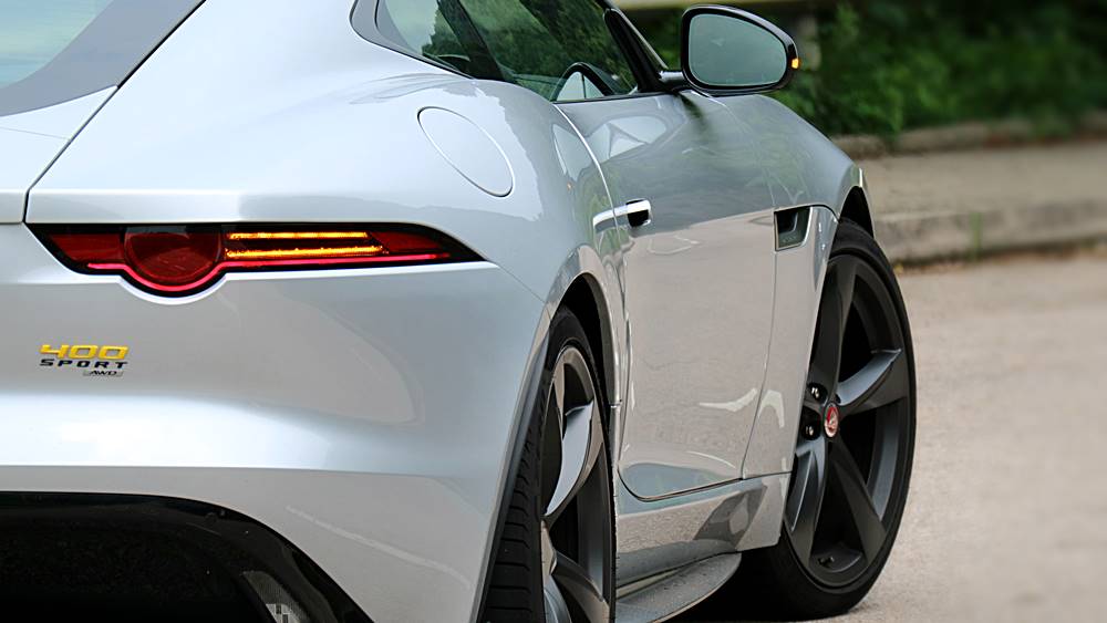 被馴化的傲慢 Jaguar F-Type 400 Sport Coupé