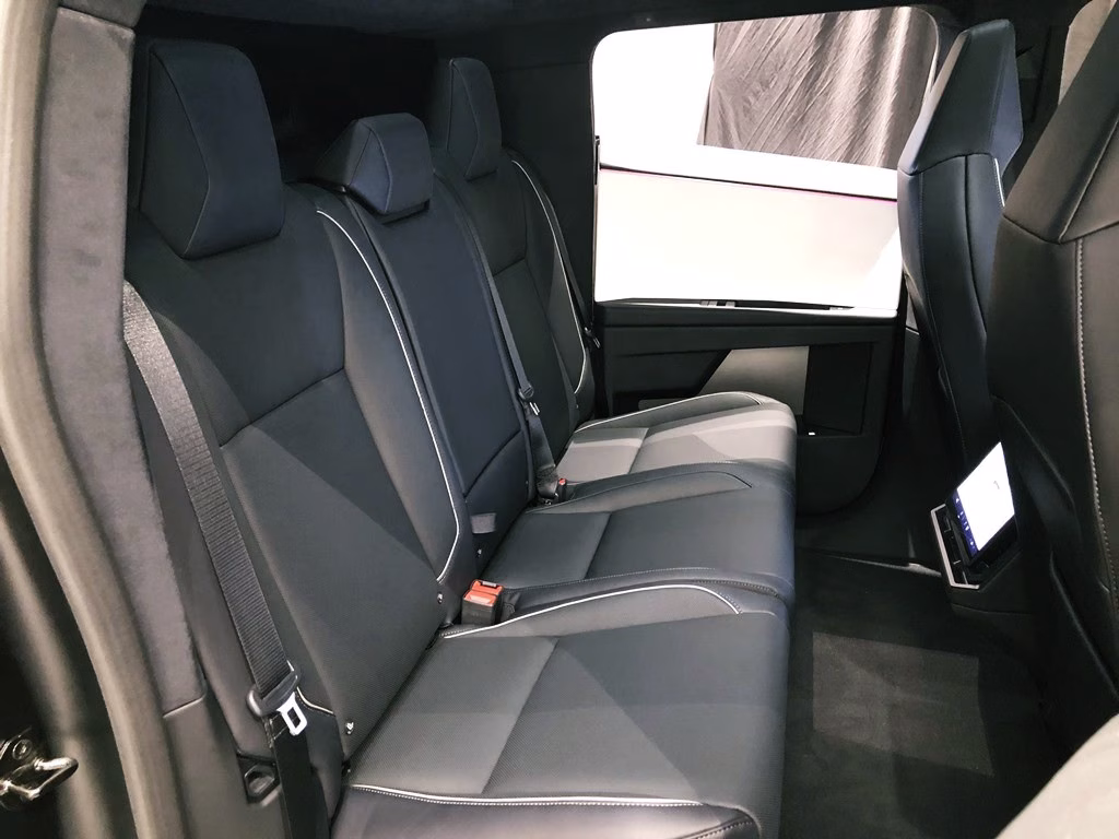 裝甲農夫車 Tesla Cybertruck