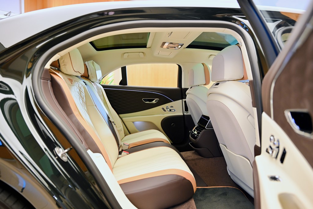 賓利Flying Spur Hybrid 正式在香港推出