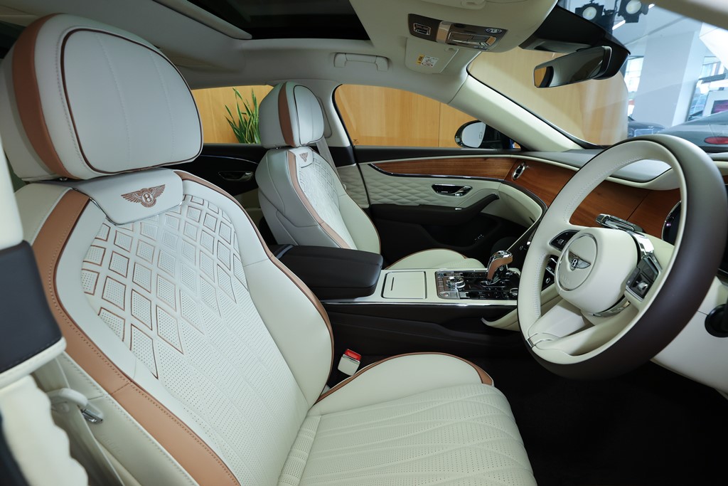 賓利Flying Spur Hybrid 正式在香港推出