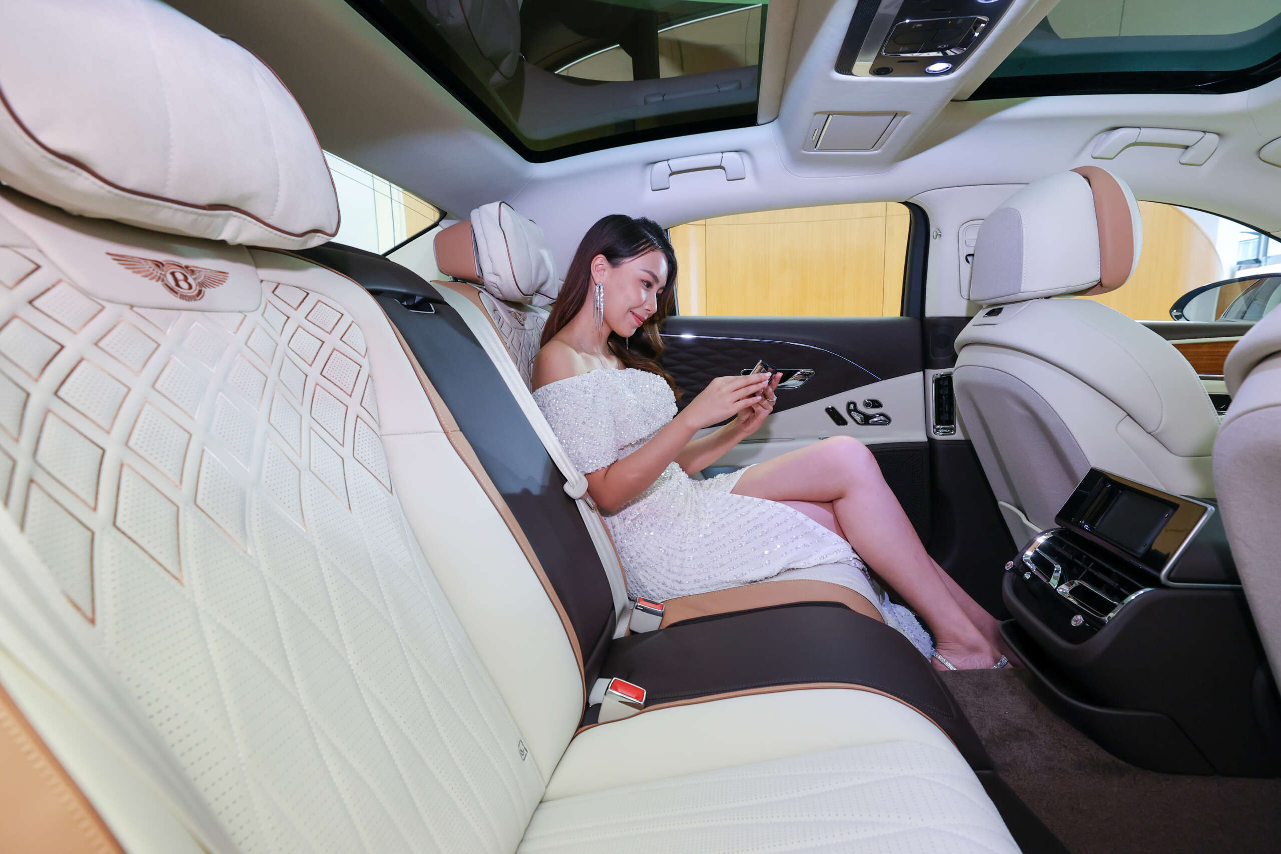 賓利Flying Spur Hybrid 正式在香港推出