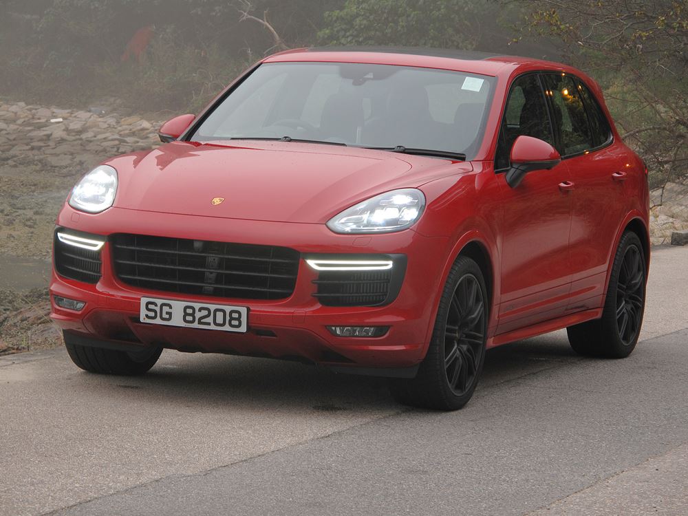 赤色誘惑 Porsche Cayenne GTS