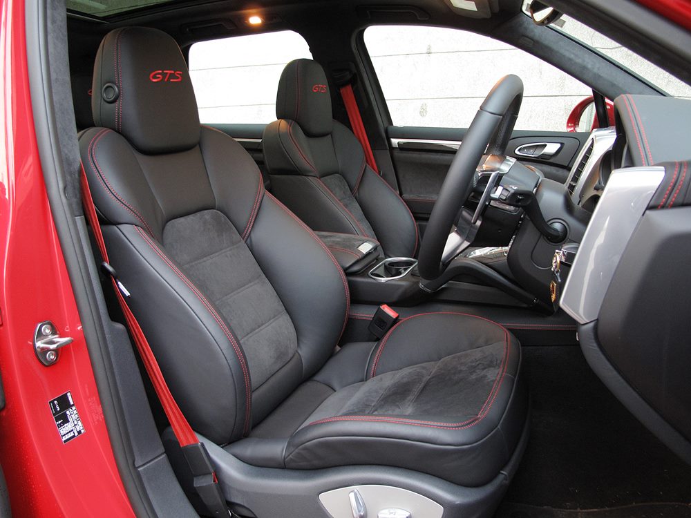 赤色誘惑 Porsche Cayenne GTS