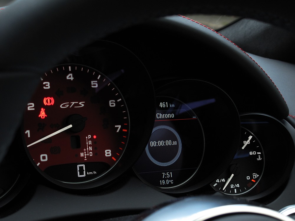 赤色誘惑 Porsche Cayenne GTS