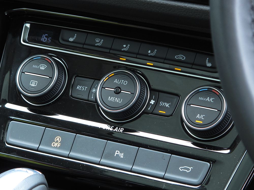 載得又跑得 Volkswagen Touran 280 TSI Luxury