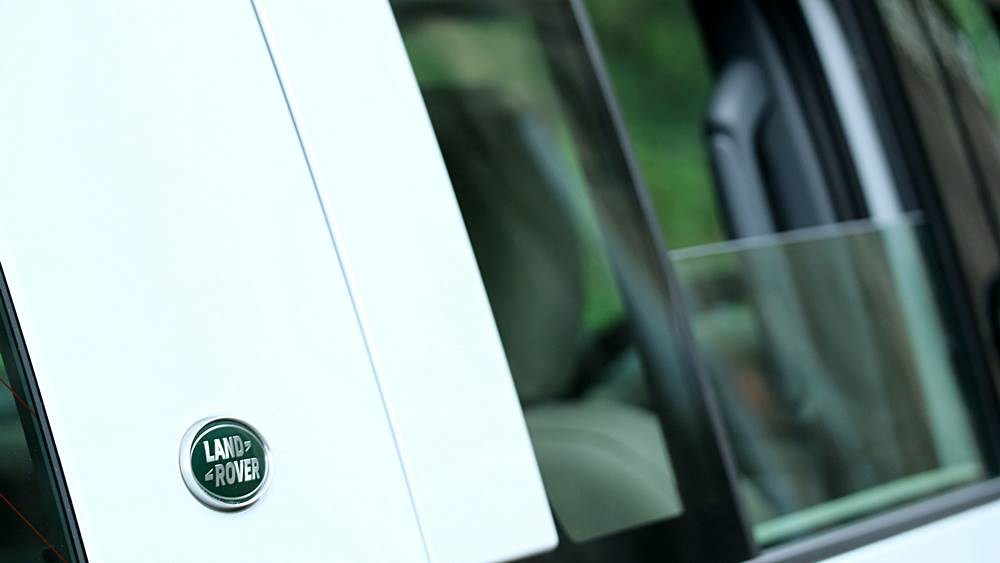 長測報告 Land Rover Defender 110 P400 SE 7S