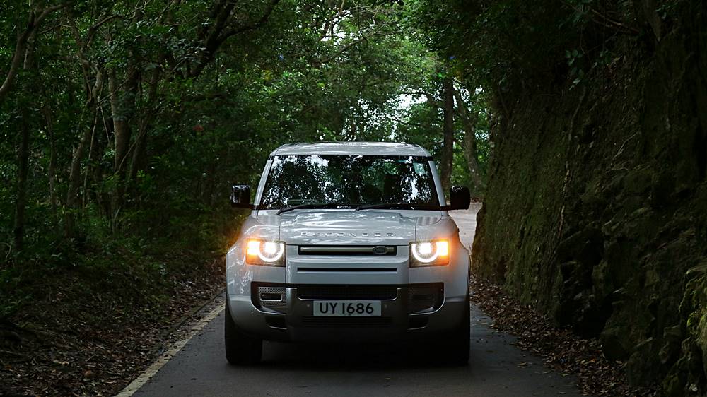長測報告 Land Rover Defender 110 P400 SE 7S