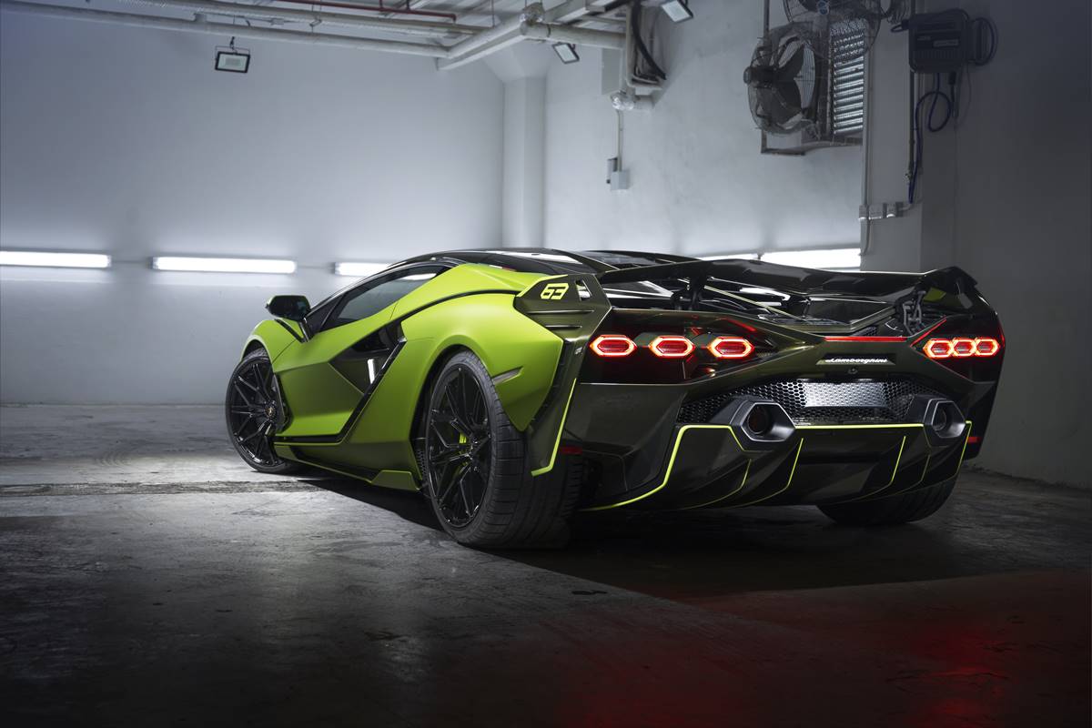 限量版林寶堅尼Sián抵港交車