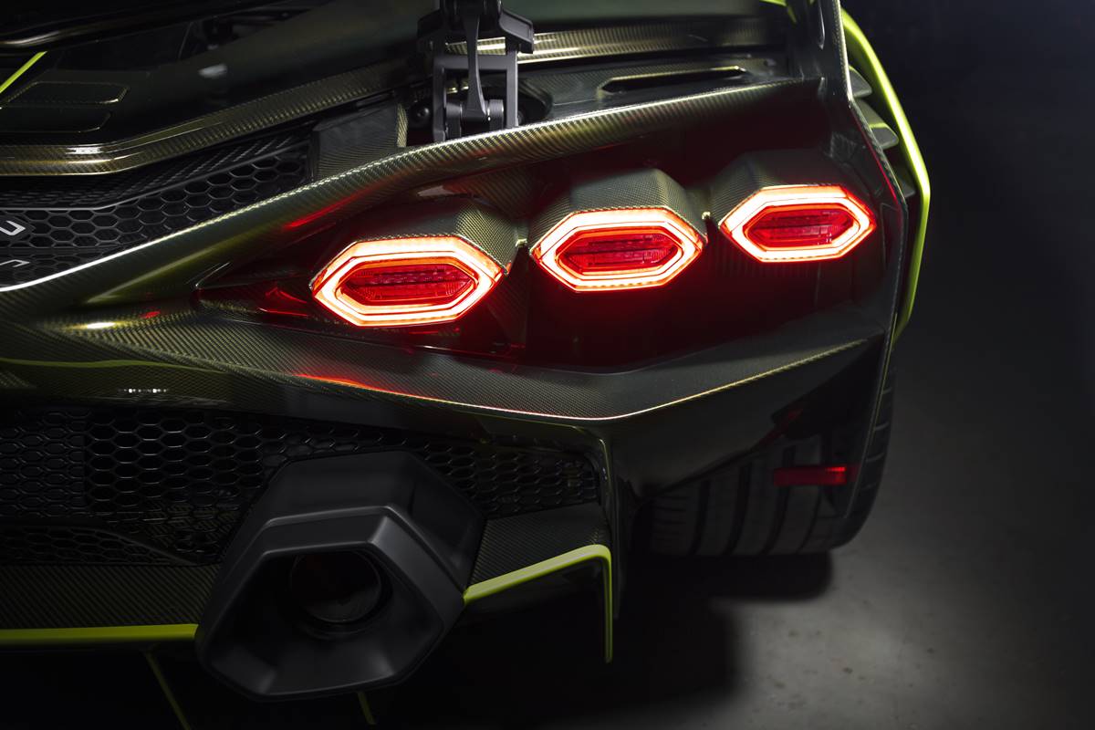 限量版林寶堅尼Sián抵港交車