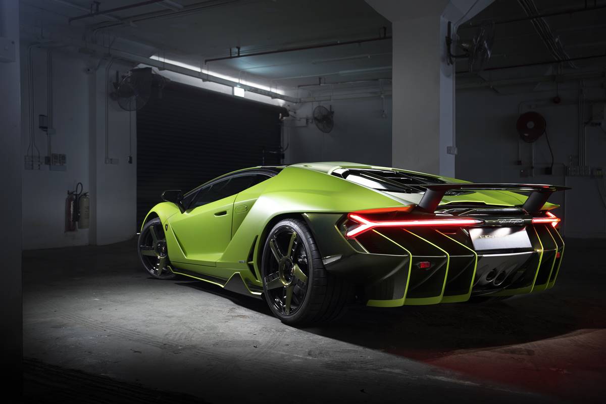 限量版林寶堅尼Sián抵港交車