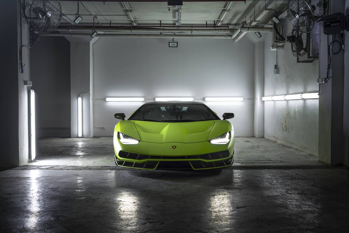 限量版林寶堅尼Sián抵港交車