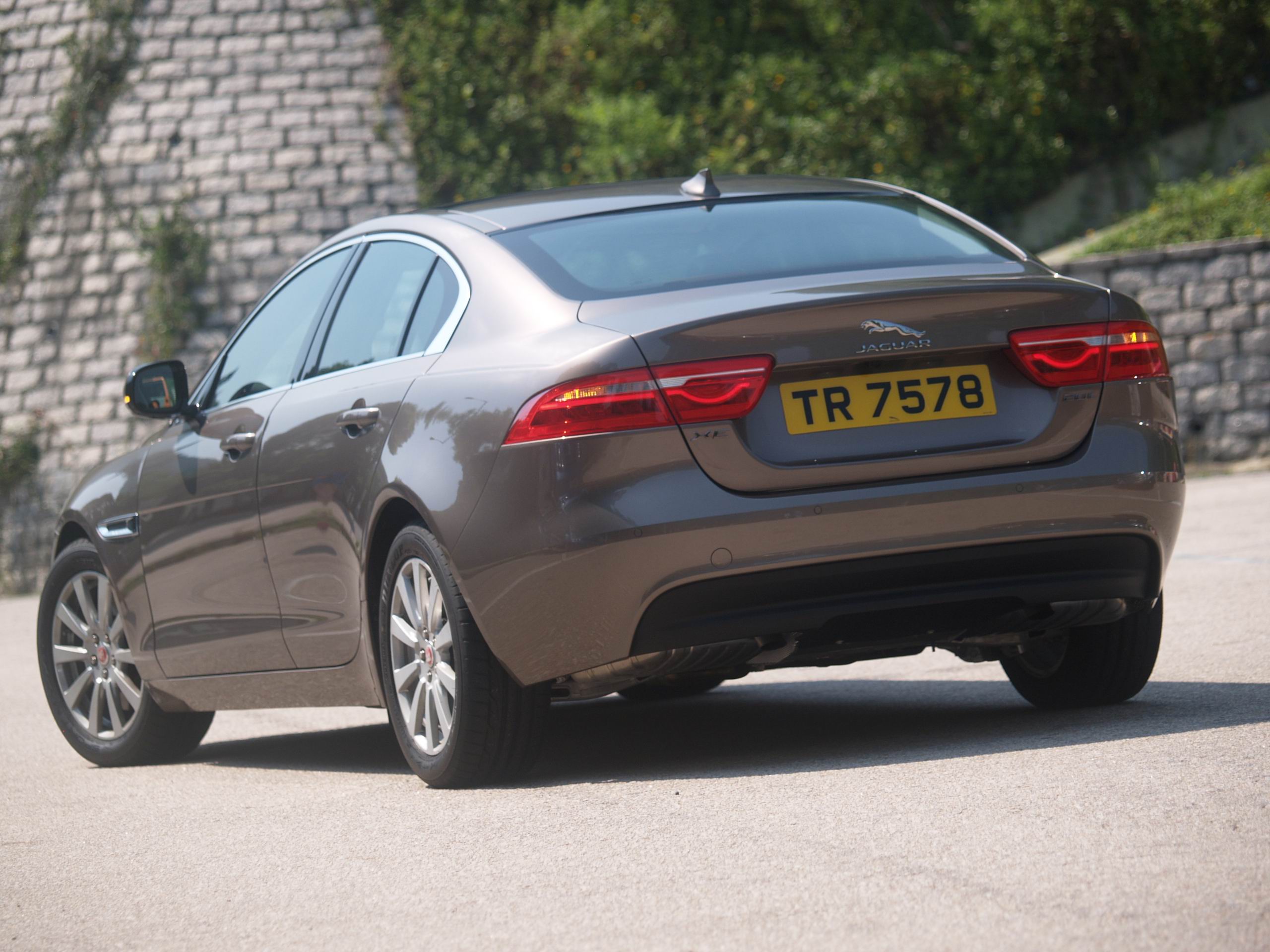 電子獵豹 Jaguar XE Prestige