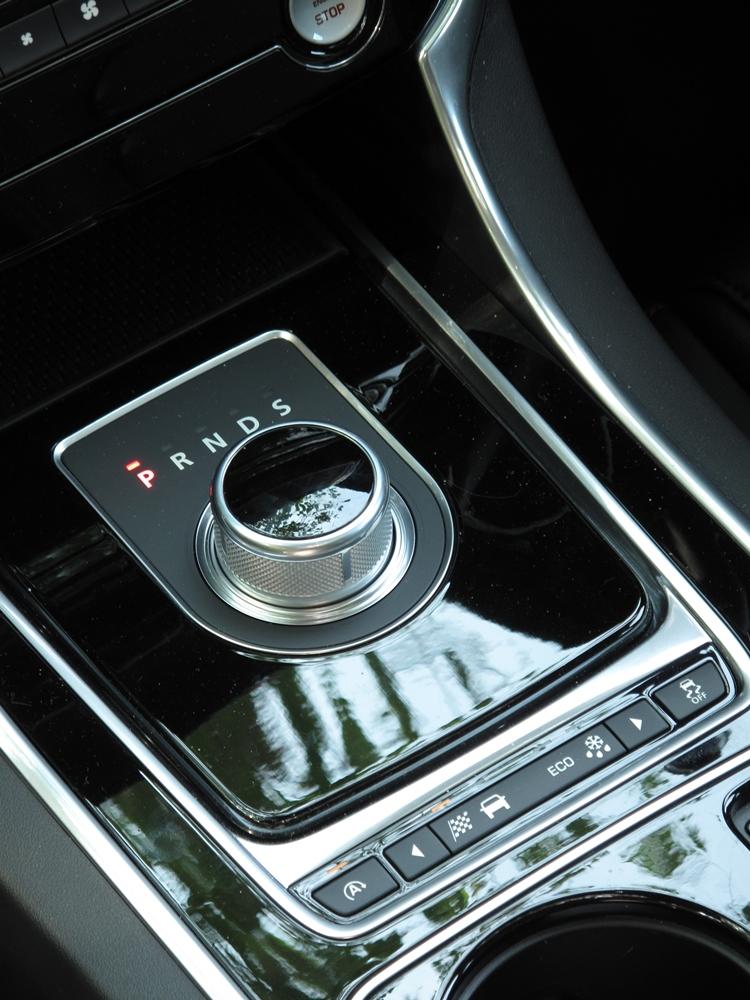 電子獵豹 Jaguar XE Prestige