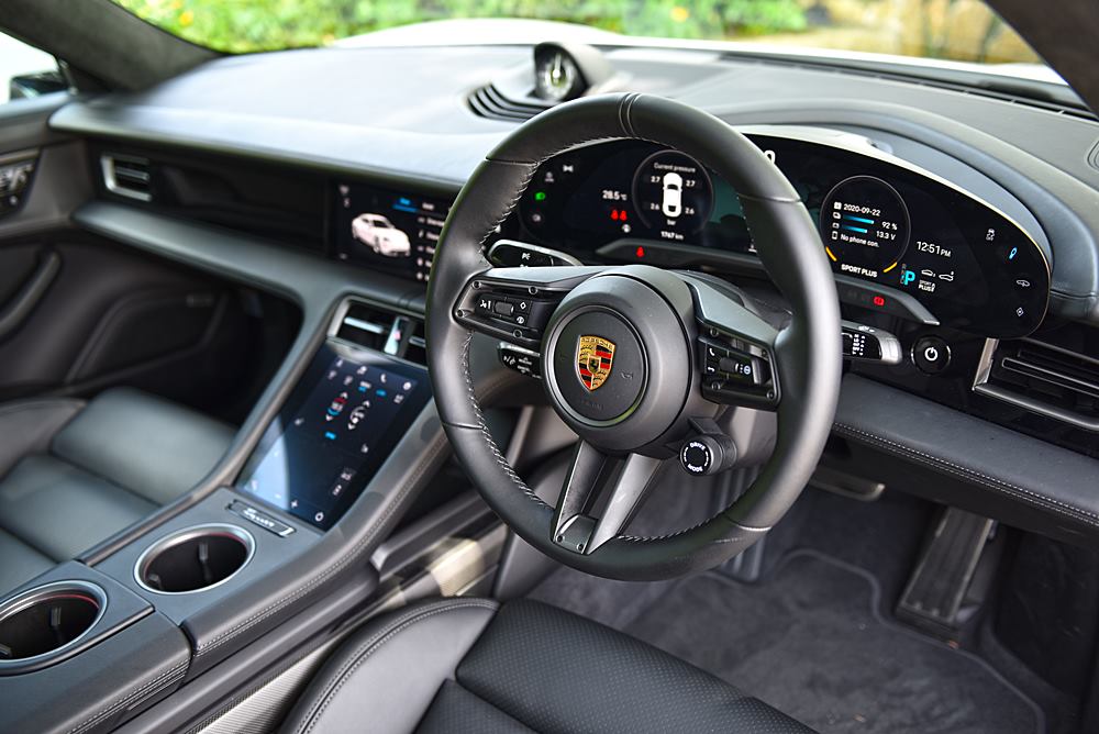 電馳波子 Porsche Taycan Turbo S