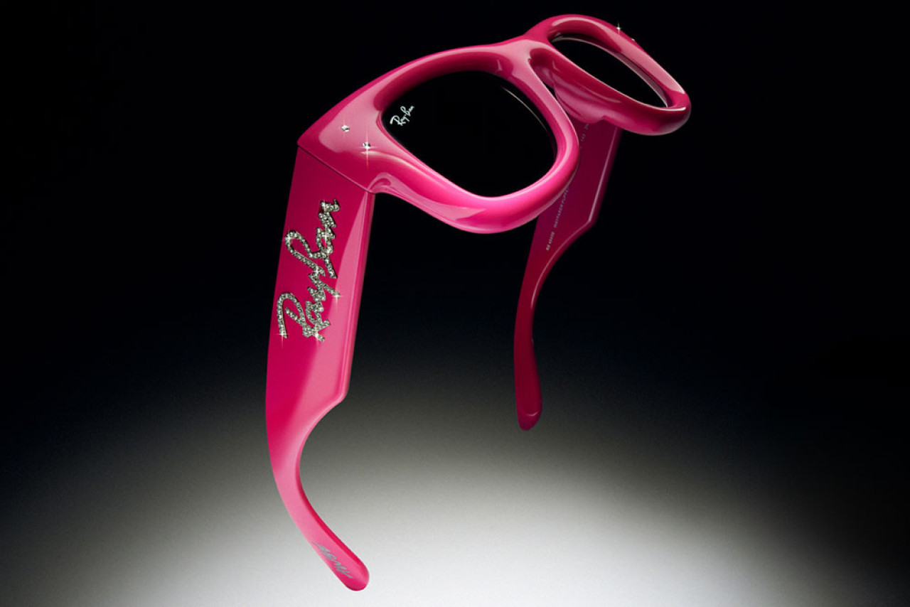 香港上市日期：將於11月於指定 Ray-Ban 認證零售商發售 建議零售價：HK$2,420