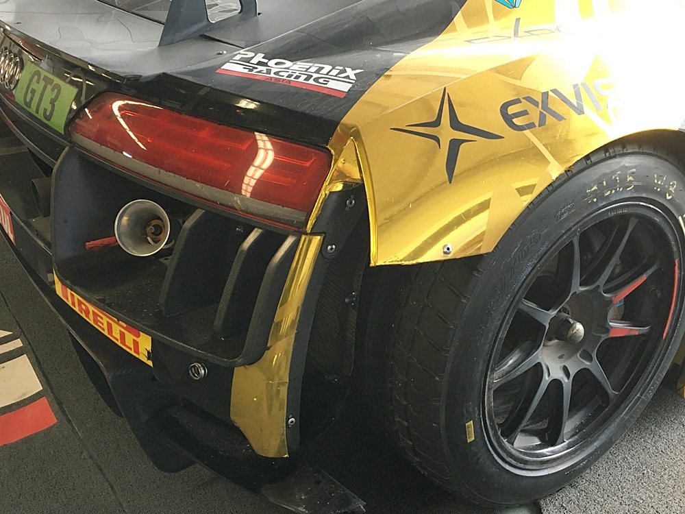 香港車手為港爭光