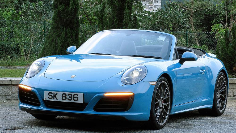 鬧巿中的邁亞美藍蝶 Porsche 911 Carrera 4S Cabriolet