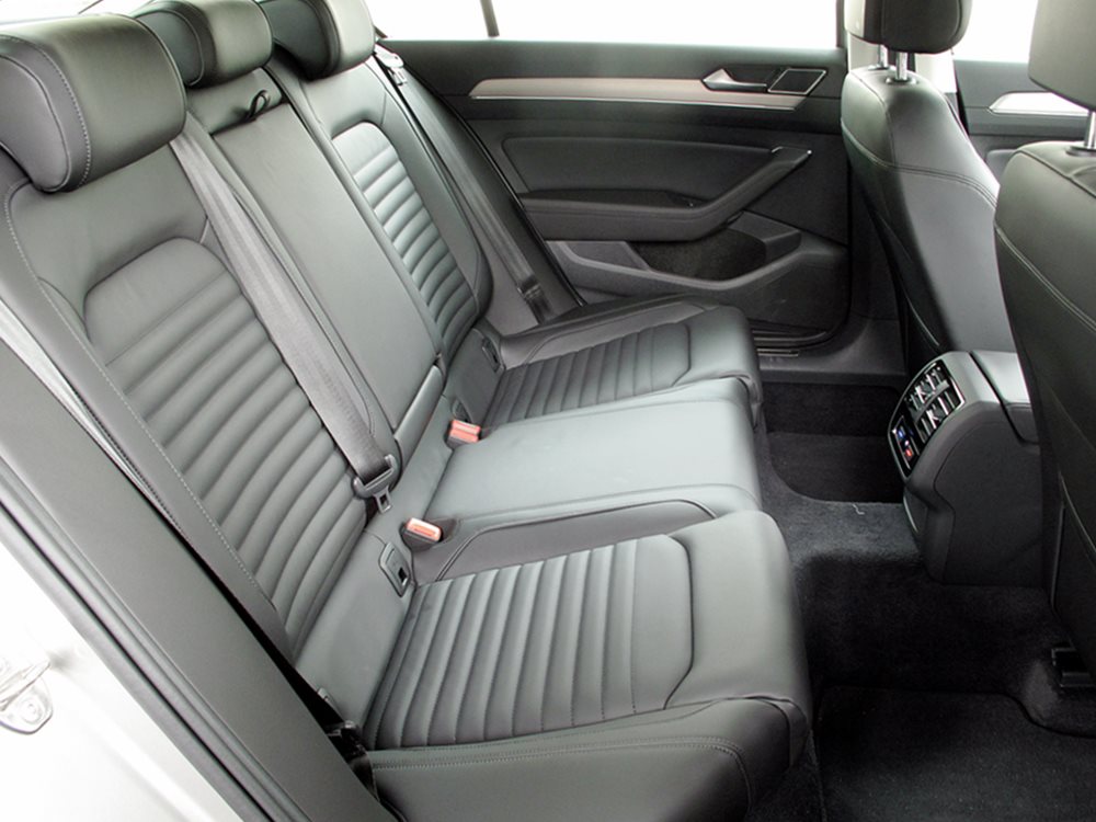 齊料 Volkswagen Passat 280 TSI ACT R-Line Sport SE