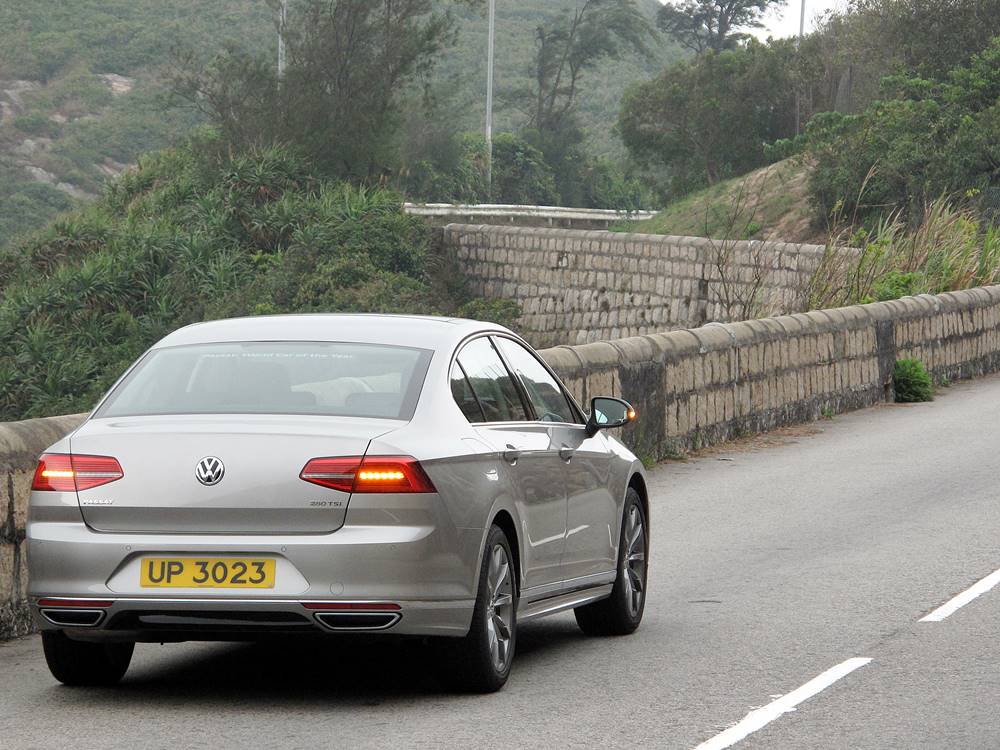 齊料 Volkswagen Passat 280 TSI ACT R-Line Sport SE