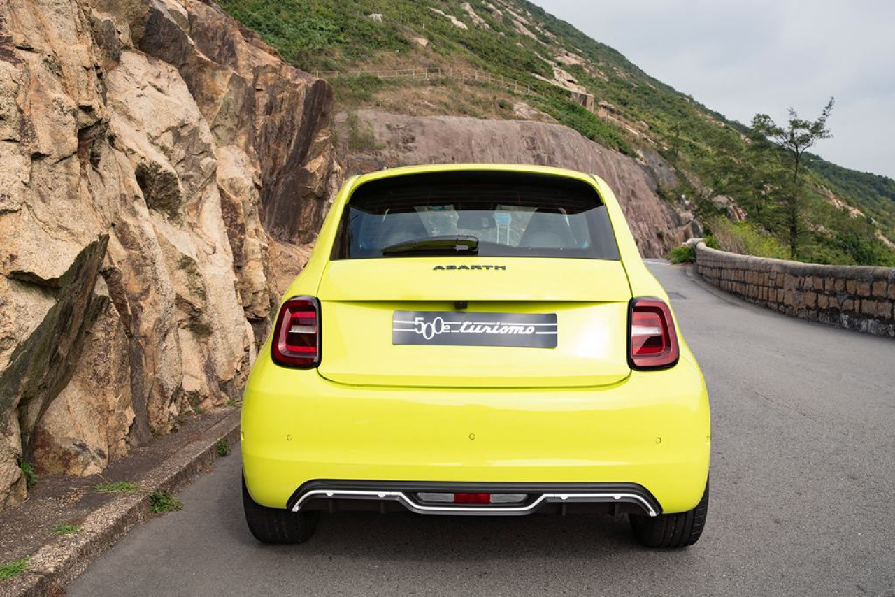  最緊要好玩  Abarth 500e