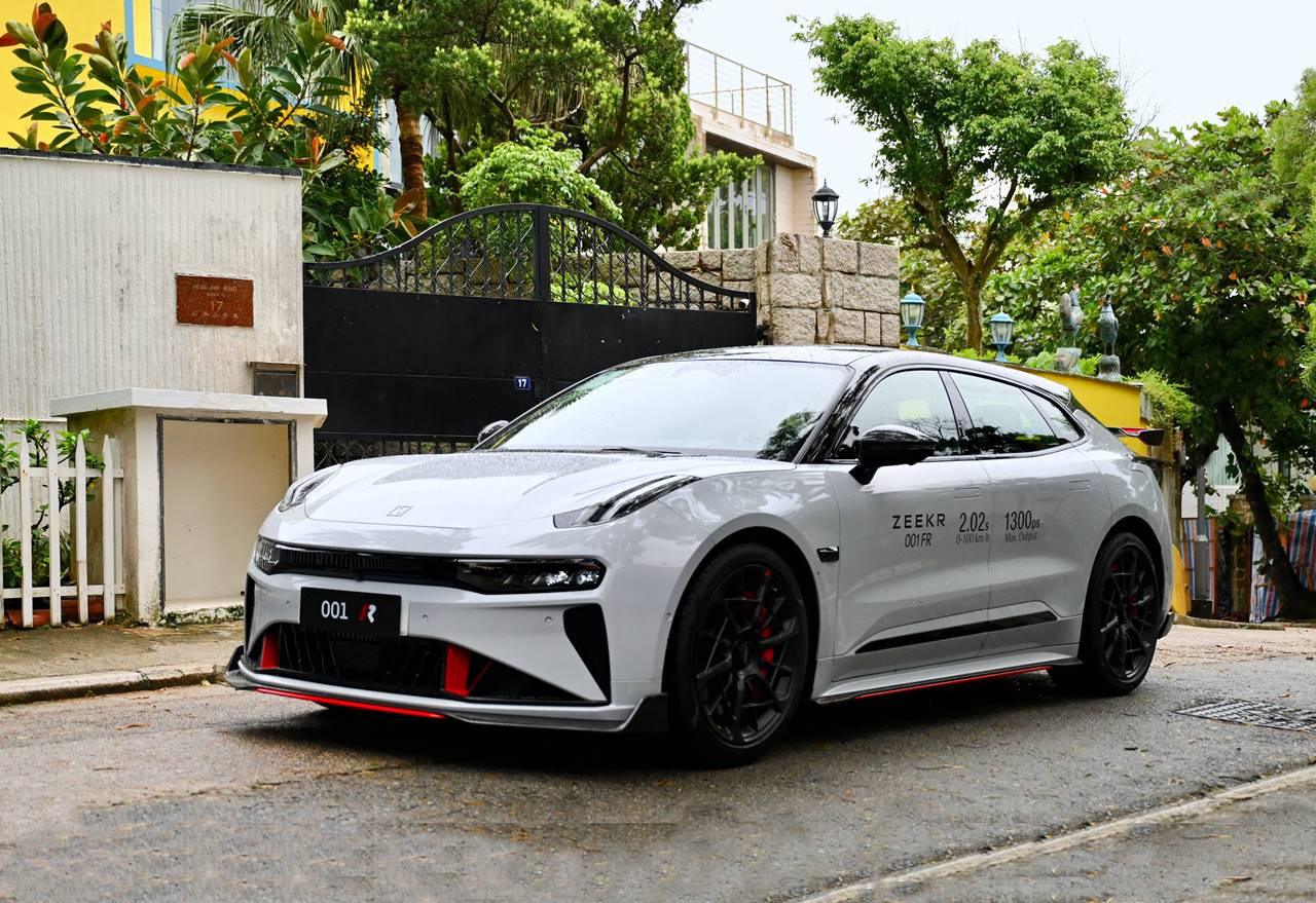 1300匹馬力 Zeekr 001 FR
