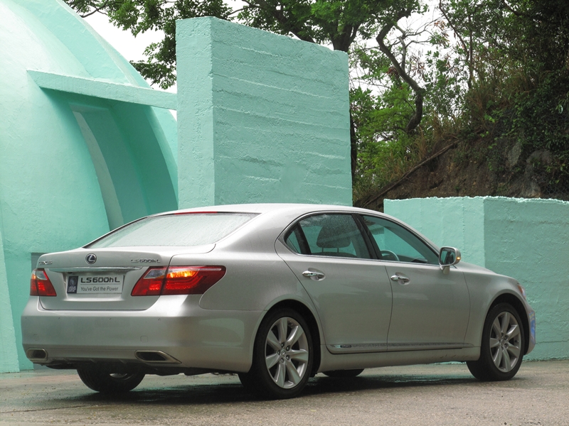 2010 Lexus LS600hL