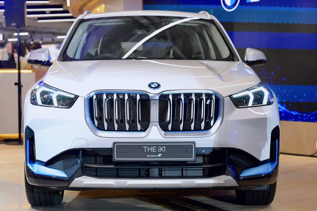 BMW iX1