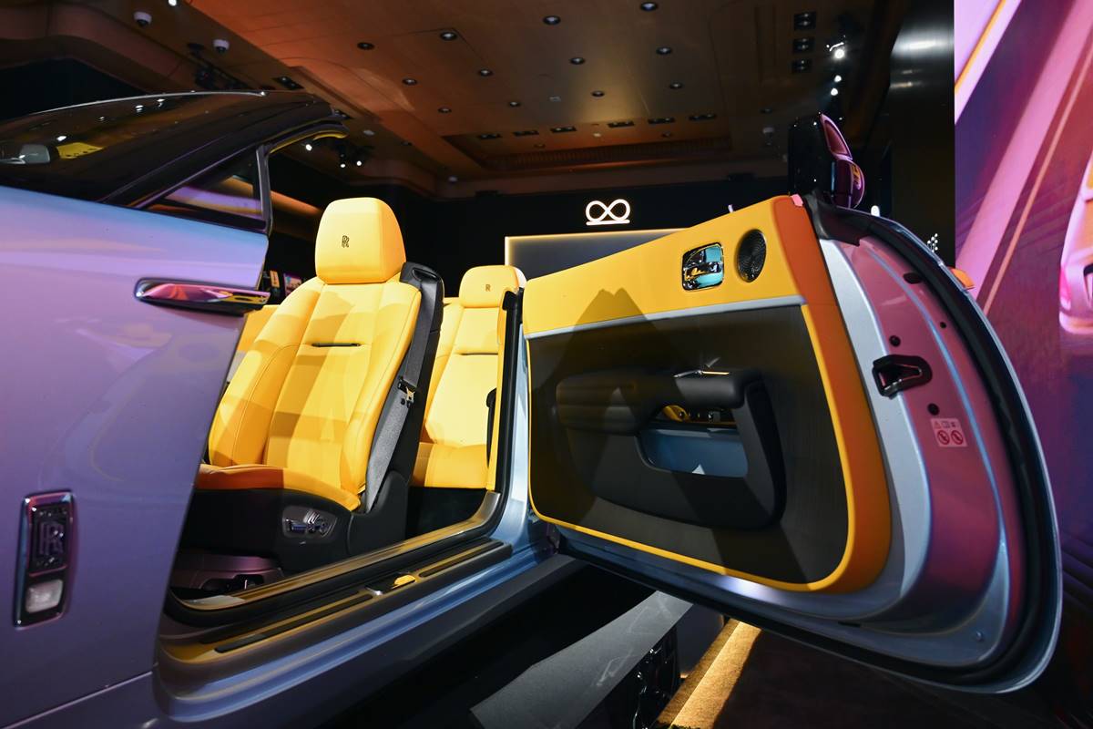 Black Badge Dawn Landspeed Collection