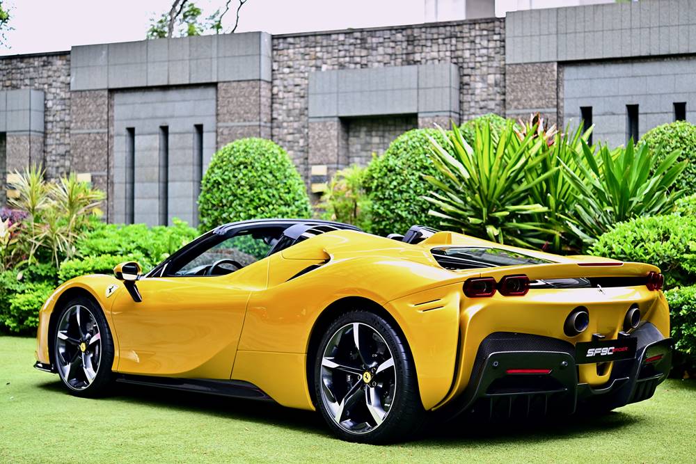 Ferrari SF90 Spider