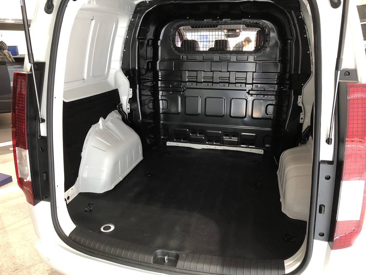 Hyundai STARIA van