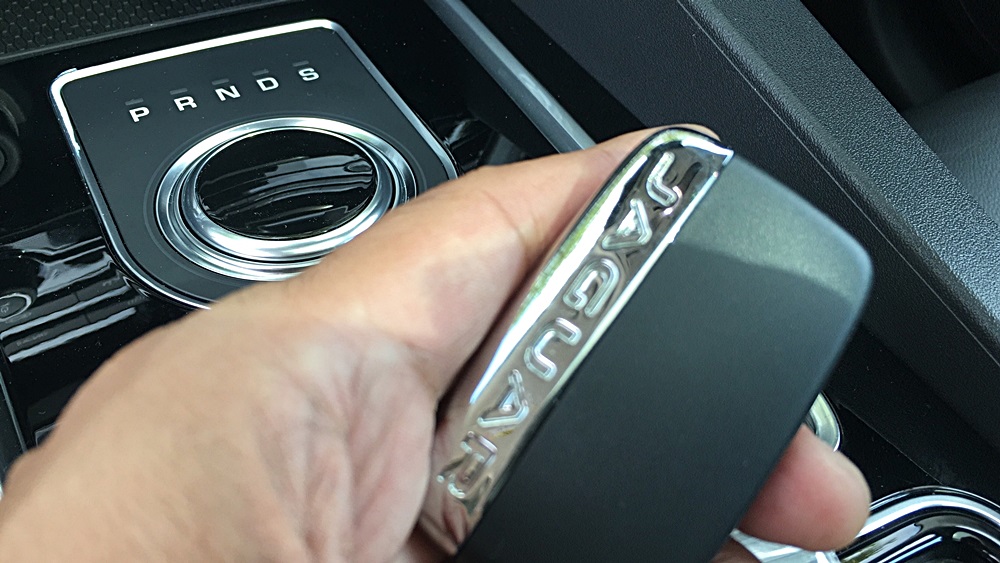 Jaguar F-Pace vs Range Rover Velar