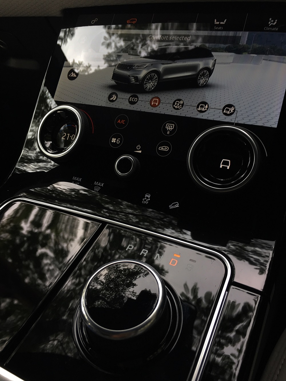 Jaguar F-Pace vs Range Rover Velar